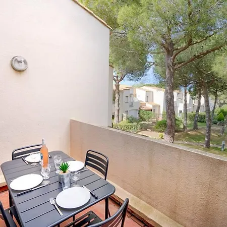 T2 Port Lano Clim Piscine Parking Apartment
