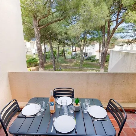 T2 Port Lano Clim Piscine Parking Apartment