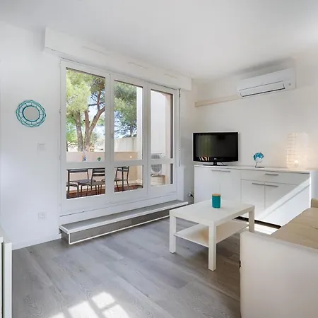 T2 Port Lano Clim Piscine Parking Apartment